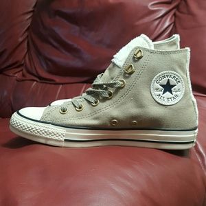 NWOT CONVERSE CHUCK TAYLOR ALL STAR HIGHTOP